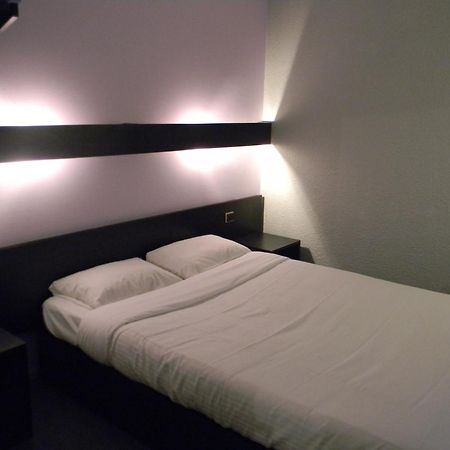 Class-Hotel Пуатьє Екстер'єр фото