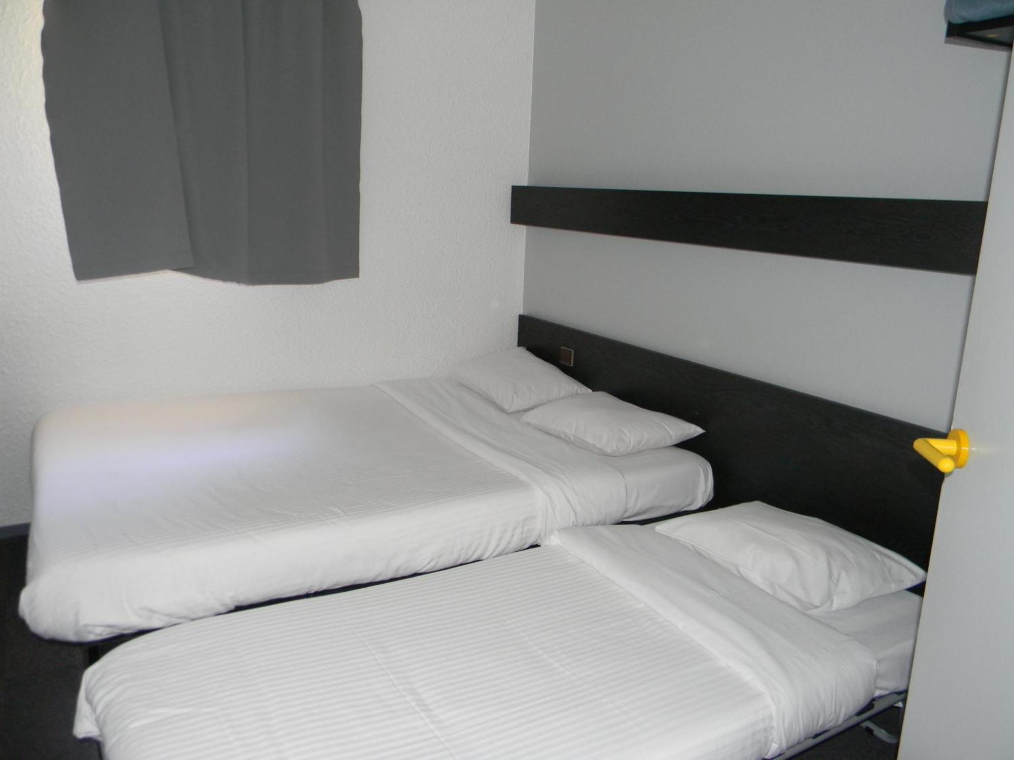Class-Hotel Пуатьє Екстер'єр фото