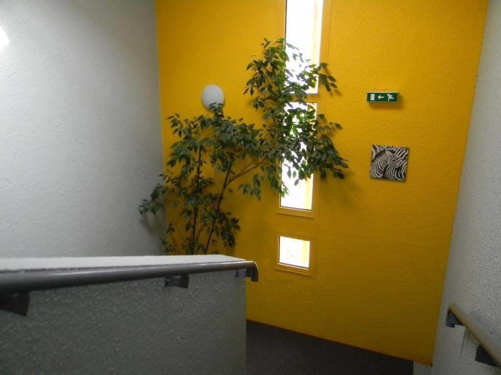 Class-Hotel Пуатьє Екстер'єр фото