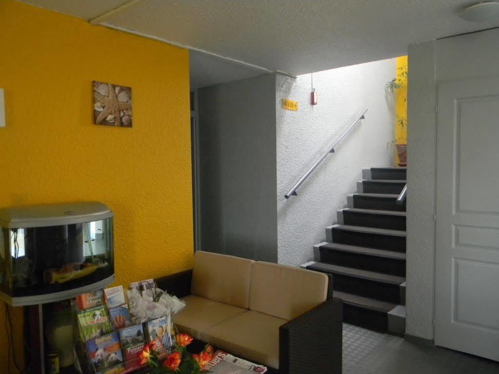 Class-Hotel Пуатьє Екстер'єр фото