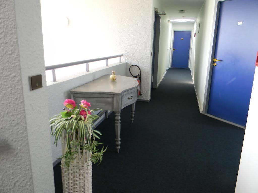 Class-Hotel Пуатьє Екстер'єр фото